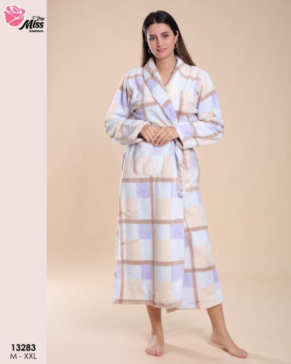 Luxurious Penoir for women 13283