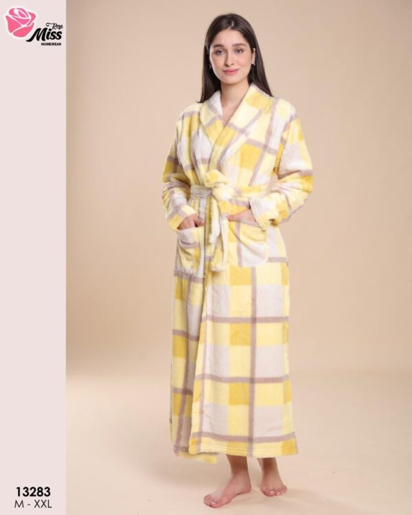 Luxurious Penoir for women 13283