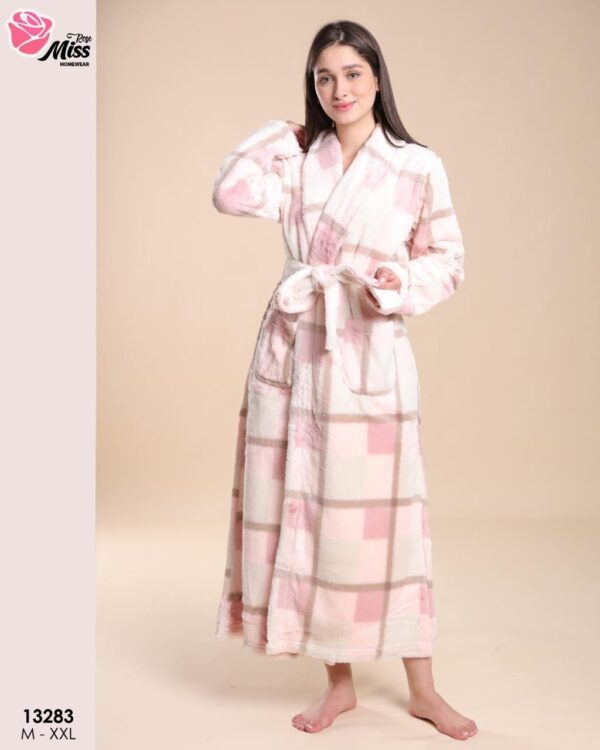 Luxurious Penoir for women 13283