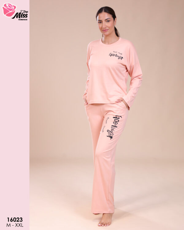 MR 16023 a Elegant 2-Piece Set – Luxurious & Comfortable 16023