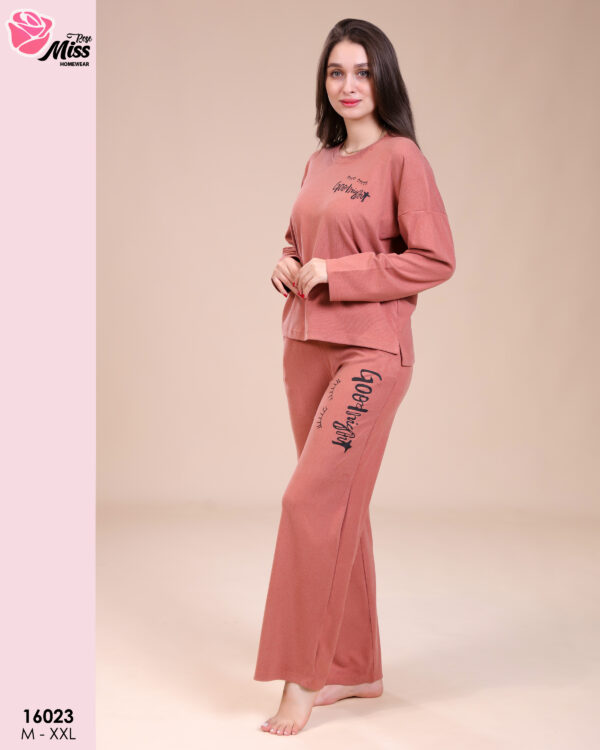 MR 16023 f Elegant 2-Piece Set – Luxurious & Comfortable 16023