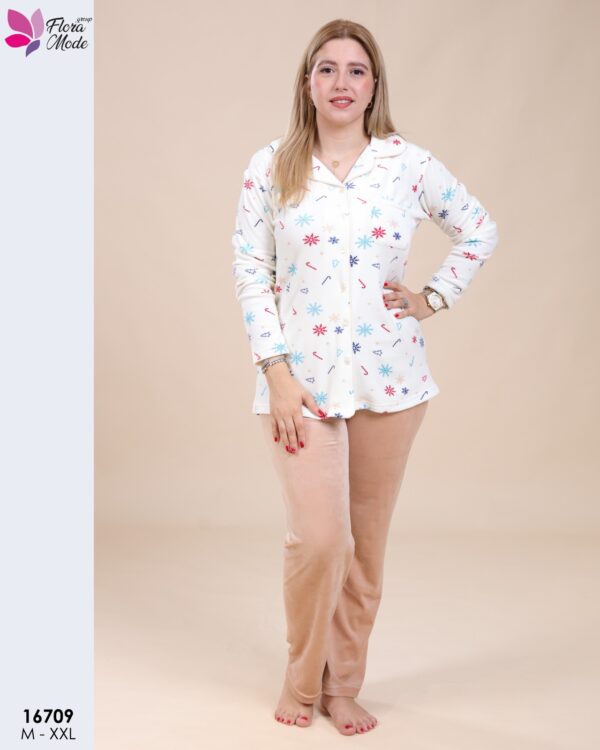 16709 c Elegant 2-Piece Set – Luxurious & Comfortable 16709