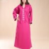 Amira Djellaba brodée à capuche – Réf 12659 – Fuchsia