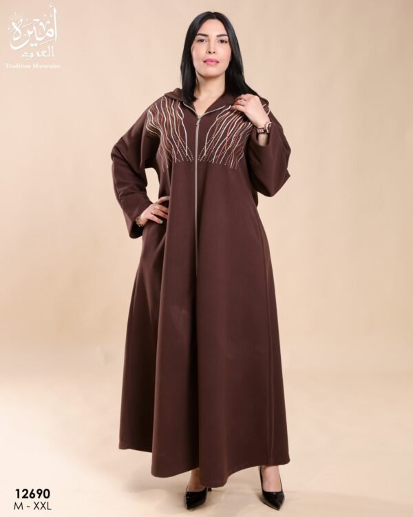 Amira Djellaba zippée brodée – Réf 12690 – Marron