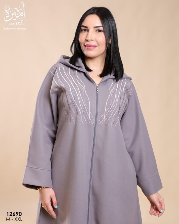 Amira Djellaba zippée brodée – Réf 12690 – Gris