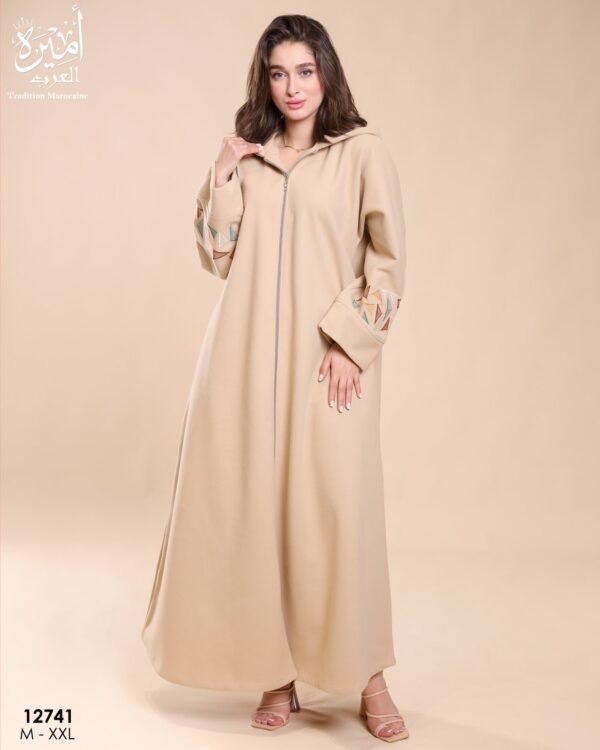 Amira Djellaba zippée brodée – Réf 12741 – Beige