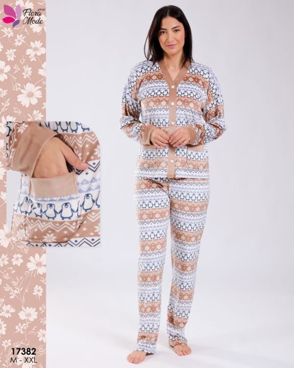 Flora Mode Pyjama polaire boutonné jacquard – Réf 17382 – Camel Flora Mode Pyjama polaire boutonné jacquard – Réf 17382 – Camel