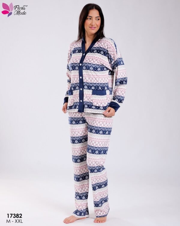 Flora Mode Pyjama polaire boutonné jacquard – Réf 17382 – Bleu marine Flora Mode Pyjama polaire boutonné jacquard – Réf 17382 – Bleu marine