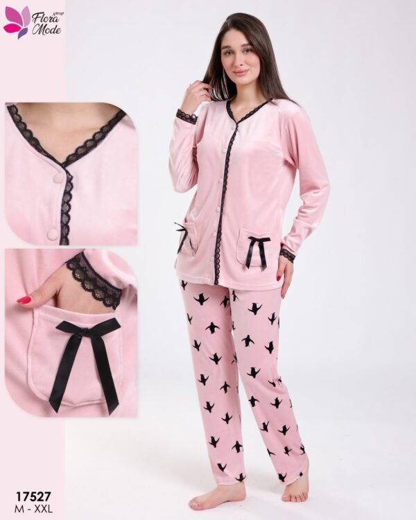 Flora Mode Pyjama velours boutonné imprimé pingouins – Réf 17527 – Rose Flora Mode Pyjama velours boutonné imprimé pingouins – Réf 17527 – Rose
