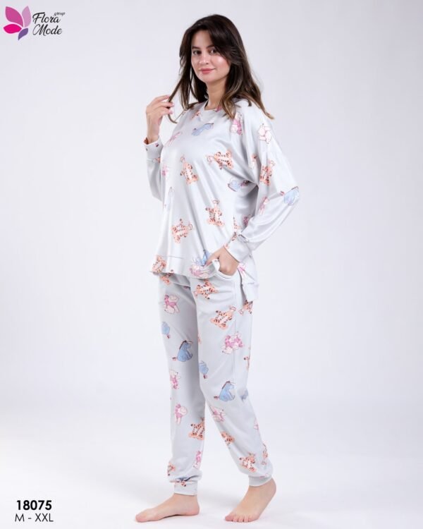 Flora Mode Pyjama imprimé Winnie – Réf 18075 – Gris clair