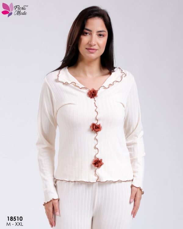 Flora Mode Pyjama côtelé fleurs 3D – Réf 18510 – Écru