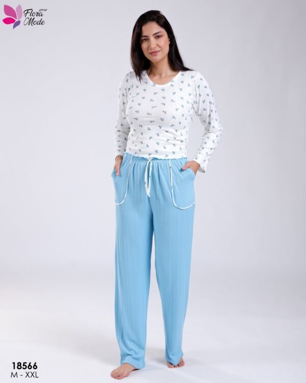 Flora Mode Pyjama haut fleuri pantalon uni – Réf 18566 – Bleu ciel