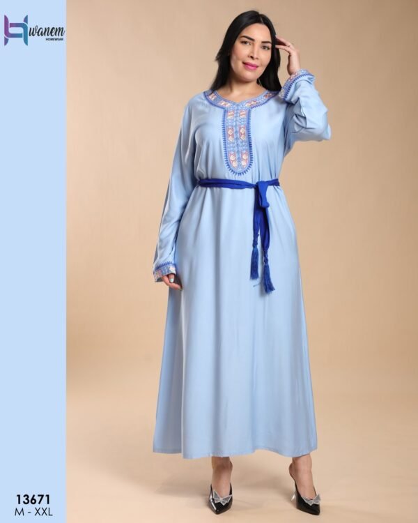 Hawanem Caftan brodé avec ceinture – Réf 13671 – Bleu ciel