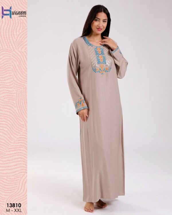 Hawanem Caftan d'intérieur brodé – Réf 13810 – Taupe