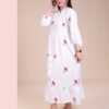 Hawanem Robe d'intérieur longue brodée – Réf 14044 – Blanc fleurs rouges
