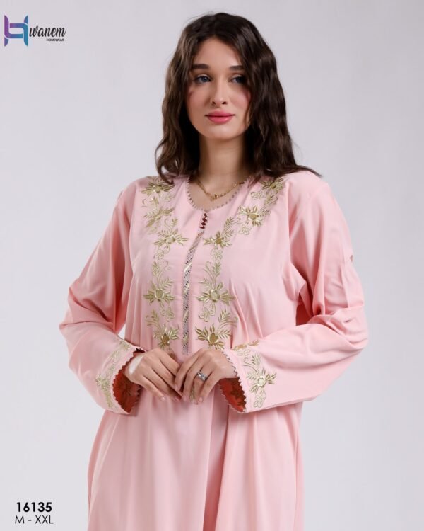 Hawanem Djellaba d'intérieur brodée – Réf 16135 – Rose poudré