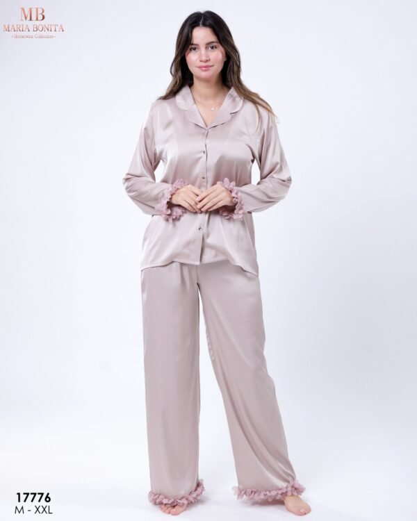 Maria Bonita Pyjama satin chemise volants fleurs – Réf 17776 – Taupe