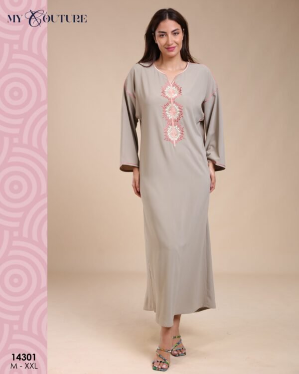 My Couture Caftan d'intérieur brodé – Réf 14301 – Taupe