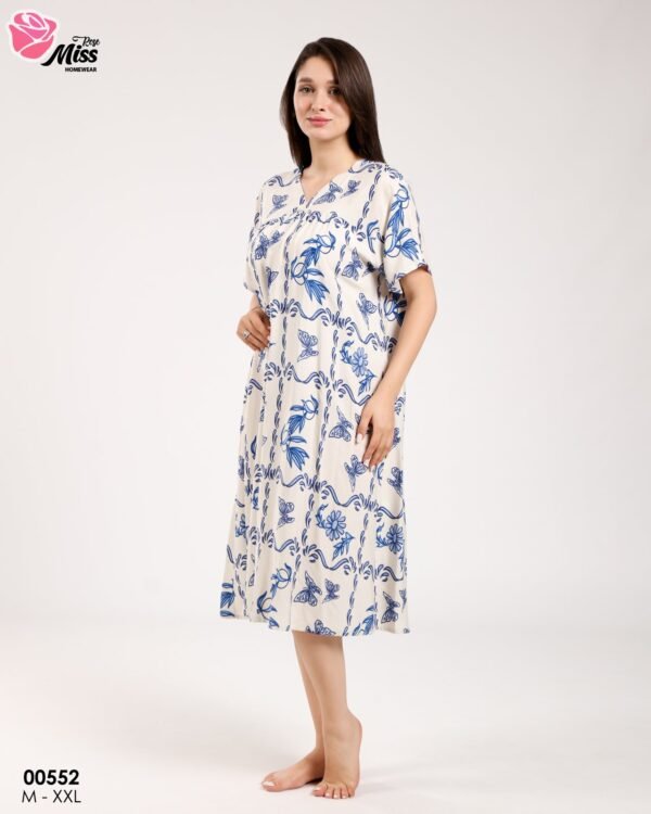 Rose Miss Chemise de nuit – Réf 00552 – Écru motif bleu