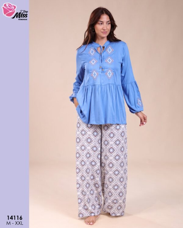 Rose Miss Ensemble blouse brodée et pantalon large – Réf 14116 – Bleu ciel