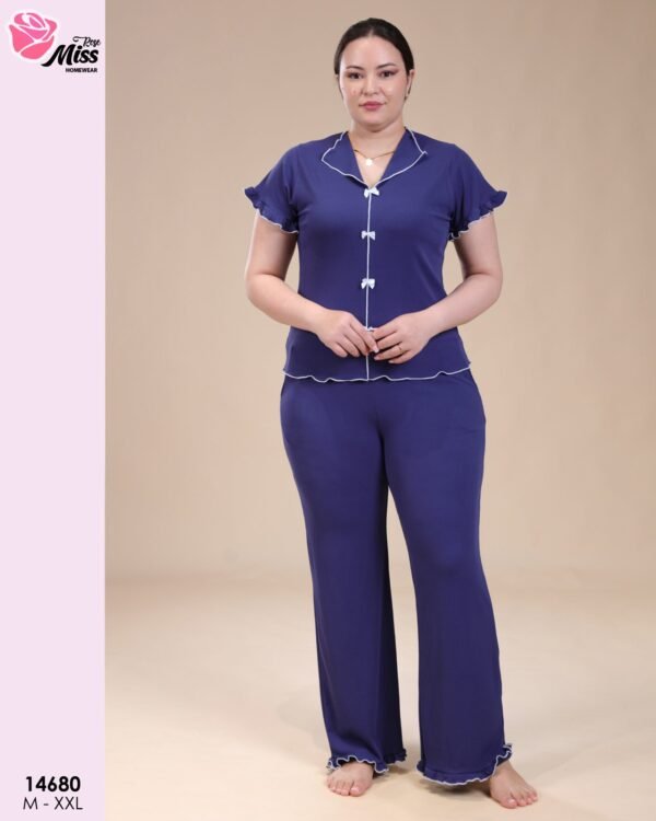 Rose Miss Pyjama boutonné à volants – Réf 14680 – Bleu marine