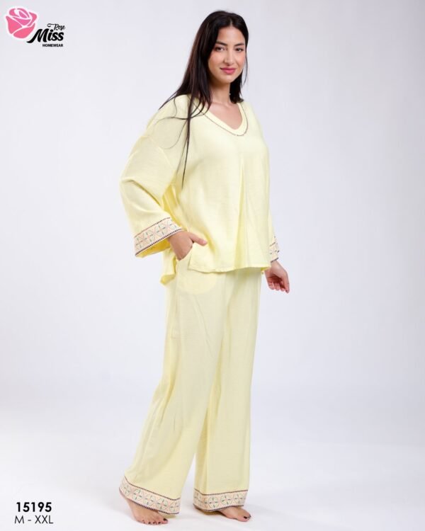 Rose Miss Ensemble tunique brodée et pantalon – Réf 15195 – Jaune pâle