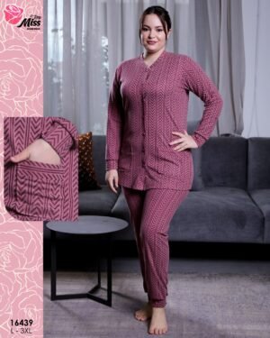 Rose Miss Pyjama boutonné jacquard – Réf 16439 – Framboise Rose Miss Pyjama boutonné jacquard – Réf 16439 – Framboise
