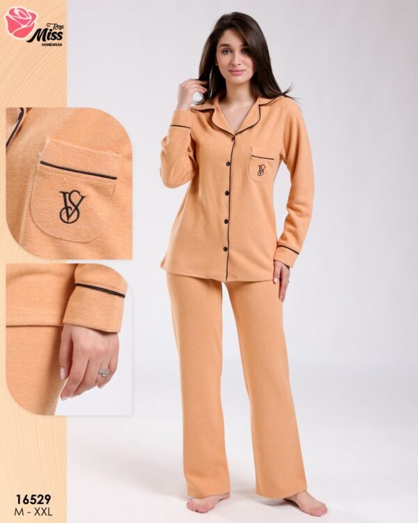 Rose Miss Pyjama boutonné brodé – Réf 16529 – Orange