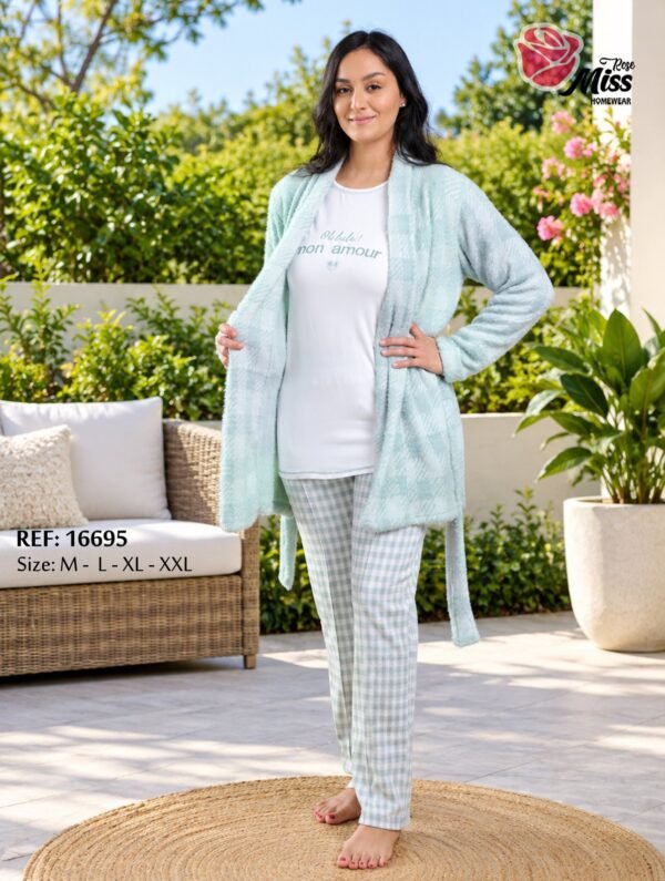 Rose Miss Pyjama 3 pièces avec robe de chambre vichy – Réf 16695 – Vert d'eau Rose Miss Pyjama 3 pièces avec robe de chambre vichy – Réf 16695 – Vert d'eau