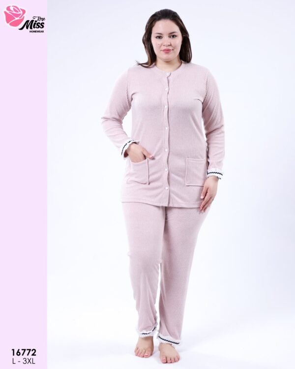 Rose Miss Pyjama boutonné côtelé – Réf 16772 – Vieux rose Rose Miss Pyjama boutonné côtelé – Réf 16772 – Vieux rose