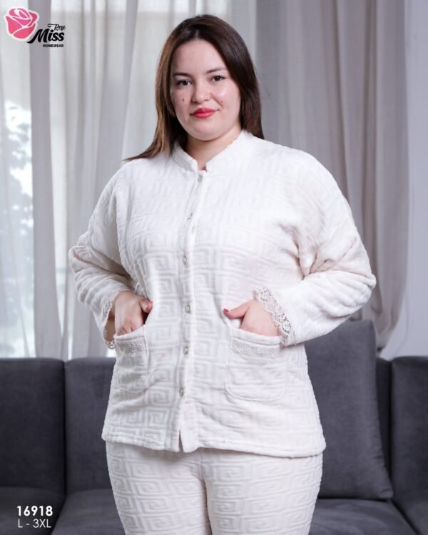 Rose Miss Pyjama polaire boutonné dentelle – Réf 16918 – Écru