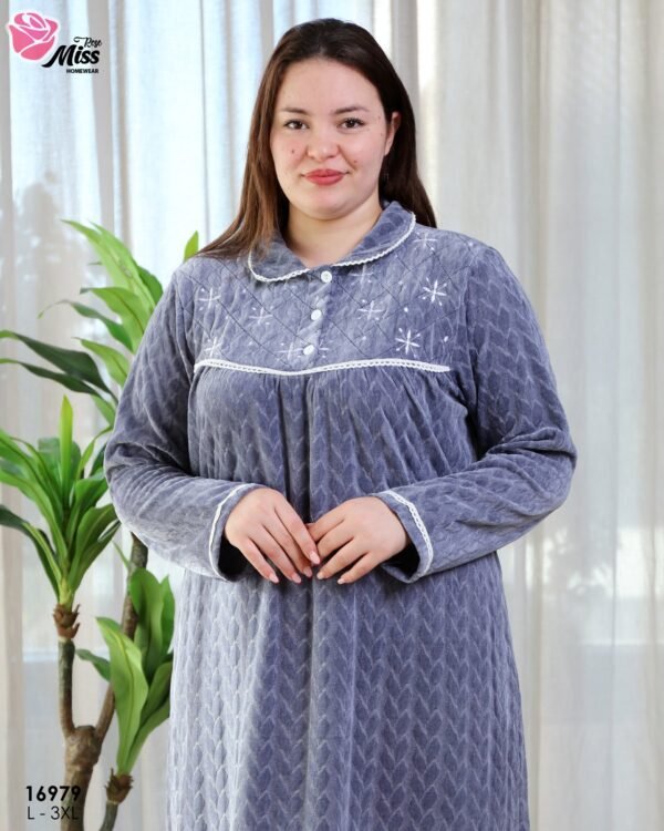 Rose Miss Chemise de nuit longue velours brodée – Réf 16979 – Bleu gris