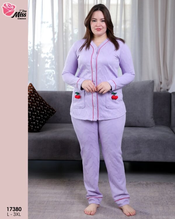 Rose Miss Pyjama boutonné jacquard cerises – Réf 17380 – Lilas