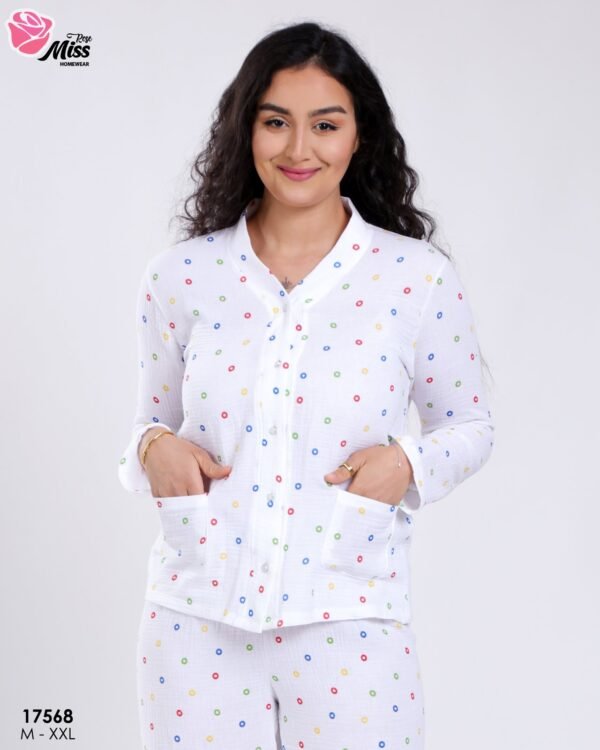 Rose Miss Pyjama boutonné imprimé pois – Réf 17568 – Blanc pois colorés