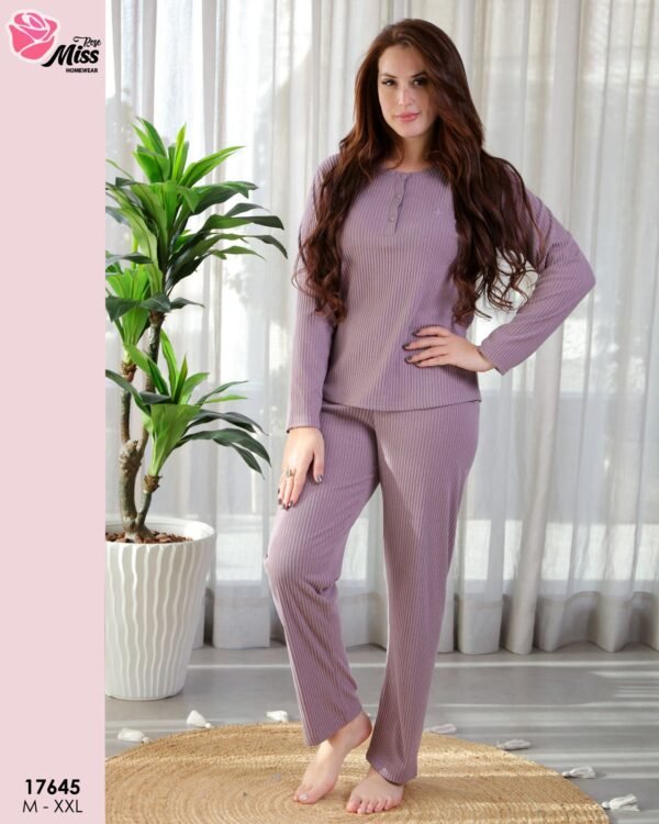 Rose Miss Pyjama côtelé col tunisien – Réf 17645 – Mauve Rose Miss Pyjama côtelé col tunisien – Réf 17645 – Mauve