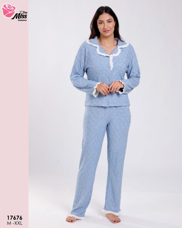 Rose Miss Pyjama boutonné matelassé broderie anglaise – Réf 17676 – Bleu ciel