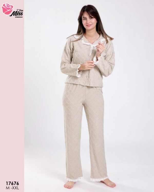 Rose Miss Pyjama boutonné matelassé broderie anglaise – Réf 17676 – Beige