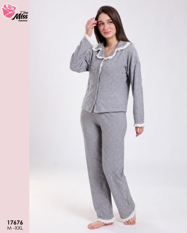 Rose Miss Pyjama boutonné matelassé broderie anglaise – Réf 17676 – Gris