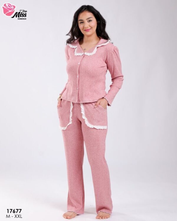 Rose Miss Pyjama côtelé col volanté – Réf 17677 – Vieux rose Rose Miss Pyjama côtelé col volanté – Réf 17677 – Vieux rose