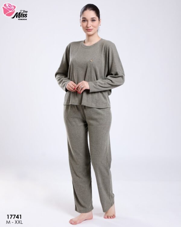 Rose Miss Pyjama côtelé col rond – Réf 17741 – Vert kaki Rose Miss Pyjama côtelé col rond – Réf 17741 – Vert kaki