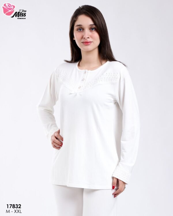 Rose Miss Pyjama col tunisien dentelle – Réf 17832 – Écru