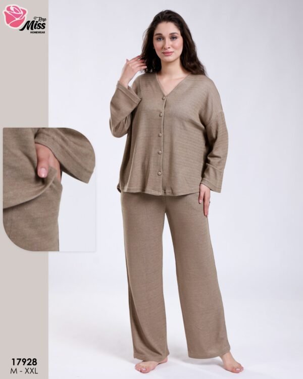 Rose Miss Pyjama côtelé boutonné ample – Réf 17928 – Taupe
