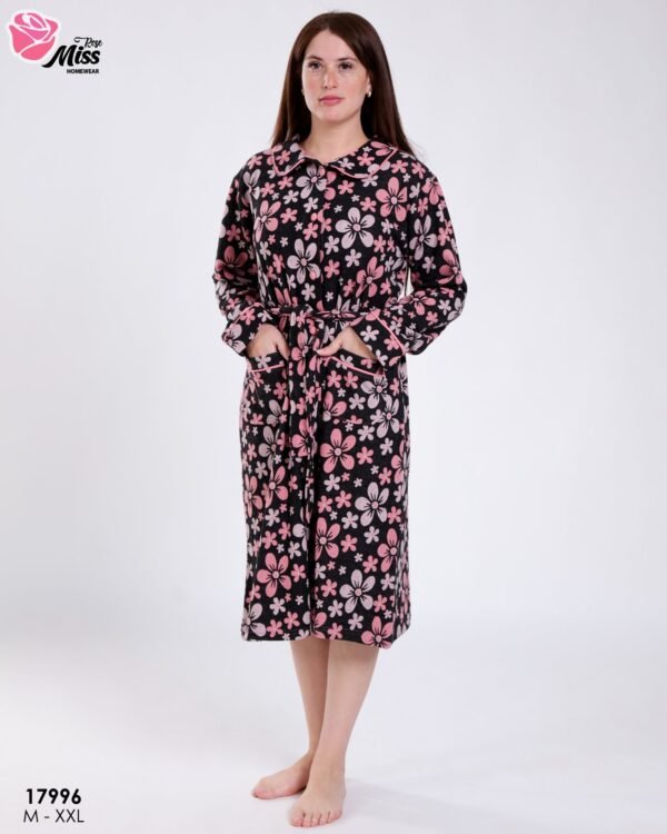 Rose Miss Robe de chambre boutonnée fleurie – Réf 17996 – Noir fleuri rose Rose Miss Robe de chambre boutonnée fleurie – Réf 17996 – Noir fleuri rose