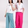 Rose Miss Ensemble chemise brodée et pantalon large – Réf 18169 – Bleu et fuchsia