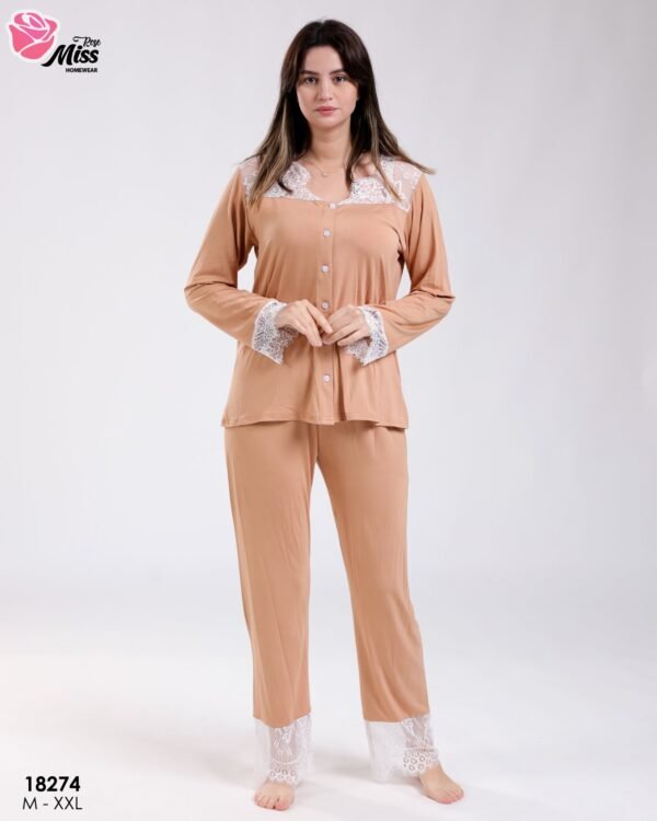 Rose Miss Pyjama boutonné dentelle – Réf 18274 – Camel