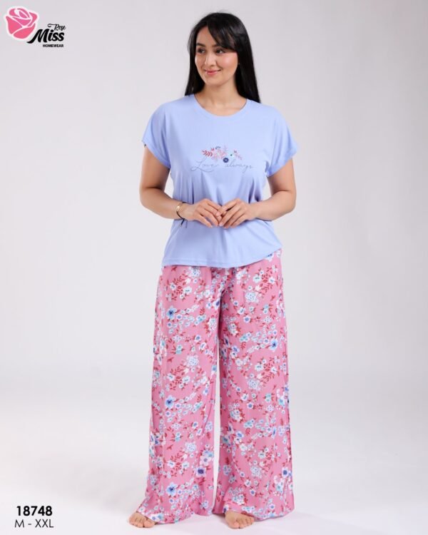 Rose Miss Ensemble t-shirt brodé et pantalon large fleuri – Réf 18748 – Bleu lavande