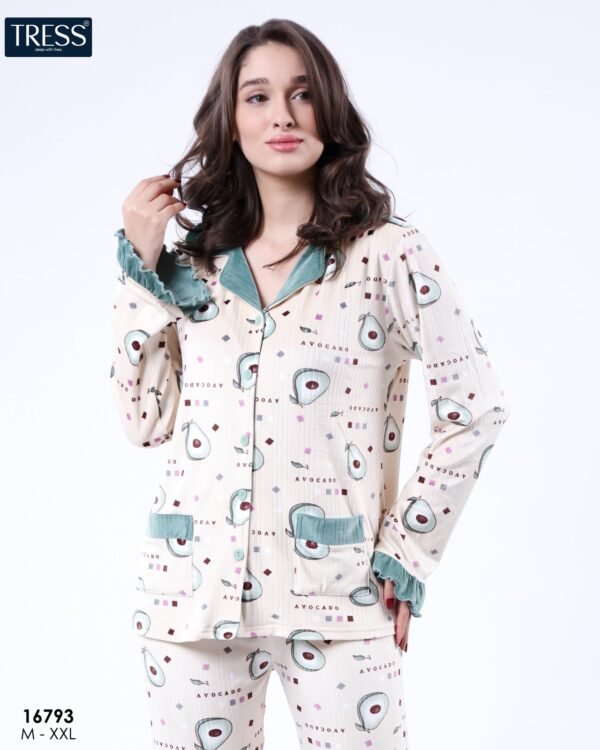 Tress Pyjama chemise imprimé avocat – Réf 16793 – Écru vert